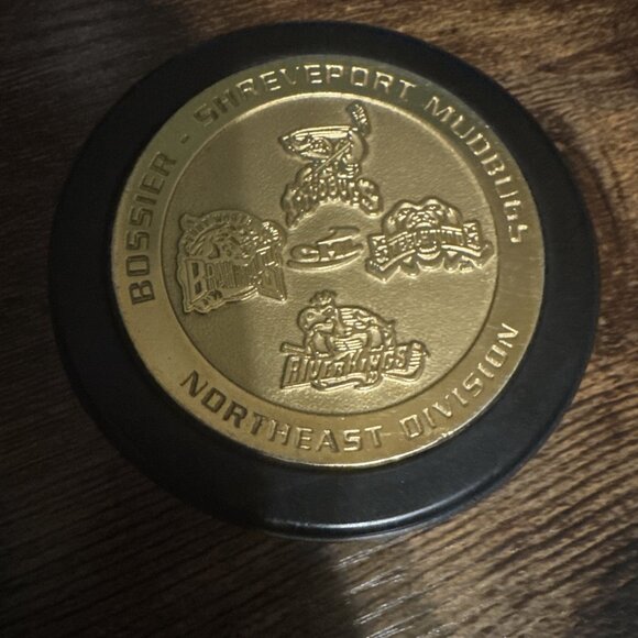 Vintage CHL Hockey Puck  Bossier Shreveport Mudbugs Riverkings Brahmas Official - Picture 11 of 14